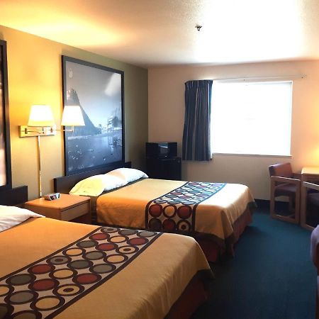 Super 8 By Wyndham Hamilton Otel Dış mekan fotoğraf