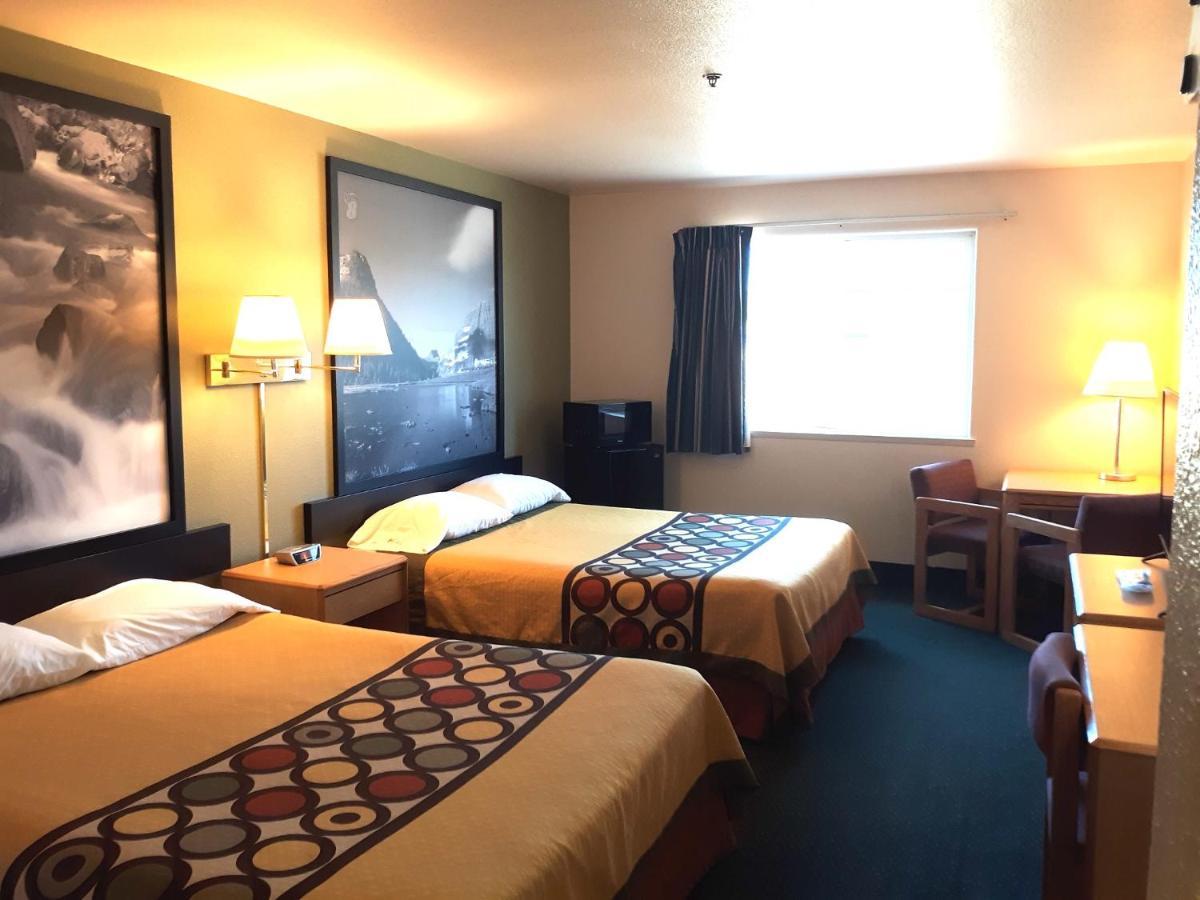 Super 8 By Wyndham Hamilton Otel Dış mekan fotoğraf