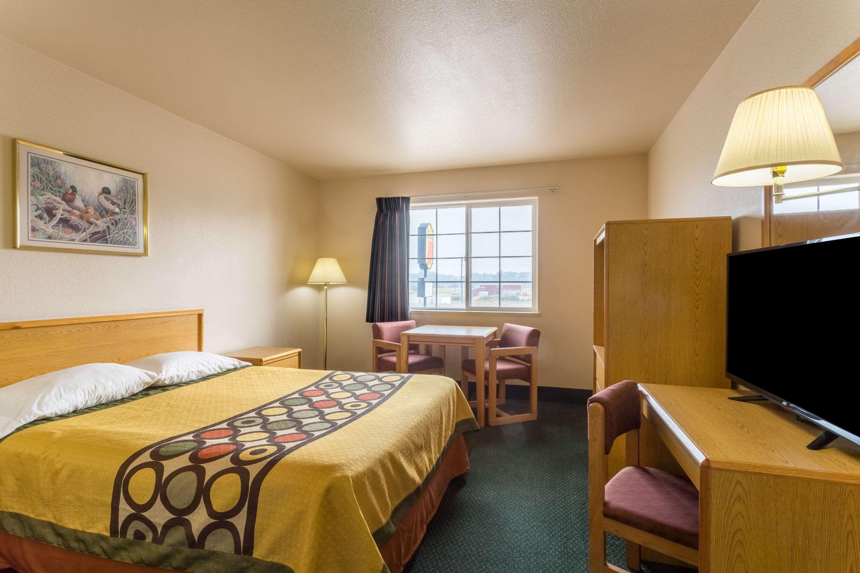 Super 8 By Wyndham Hamilton Otel Dış mekan fotoğraf
