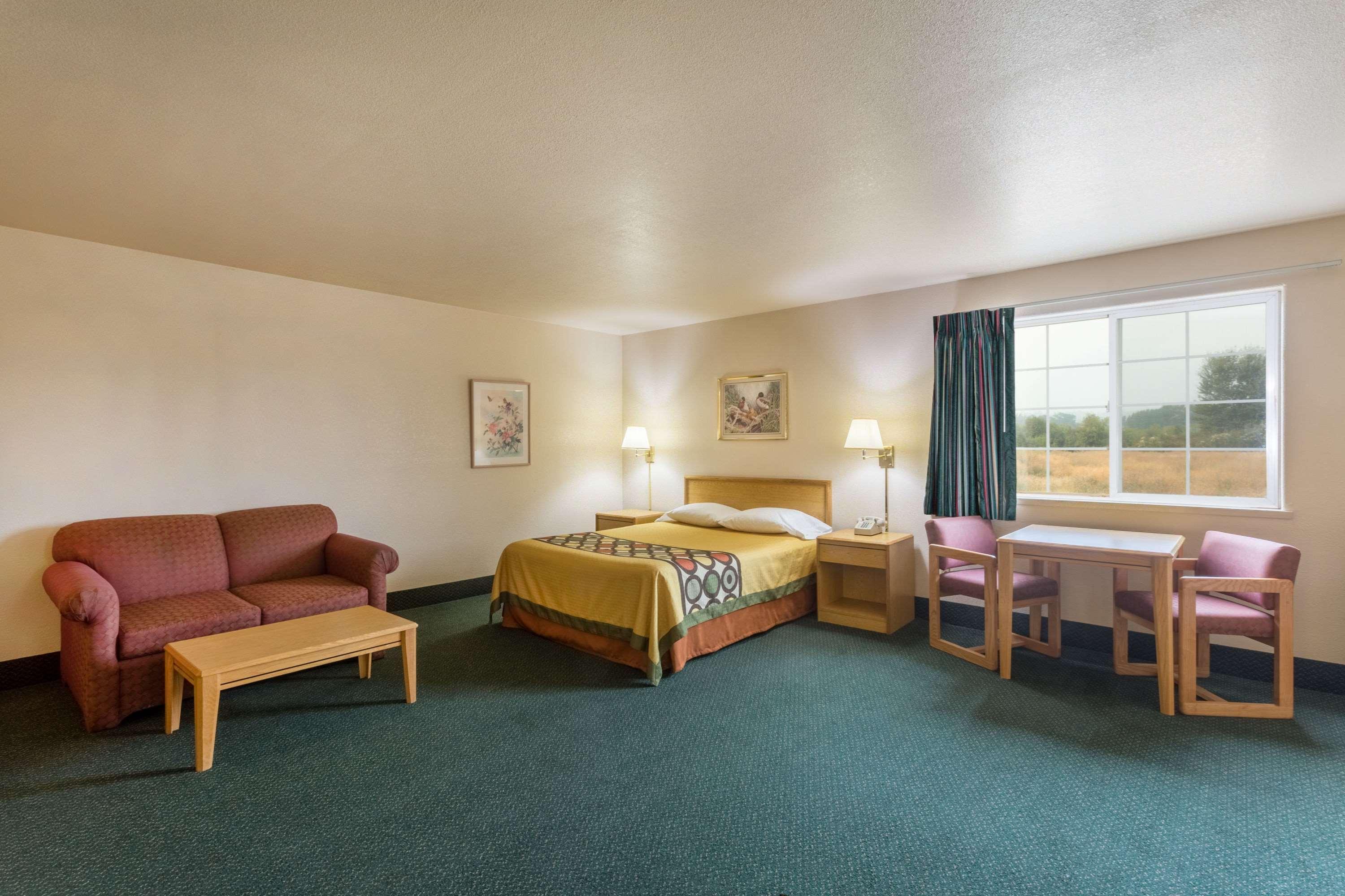Super 8 By Wyndham Hamilton Otel Dış mekan fotoğraf