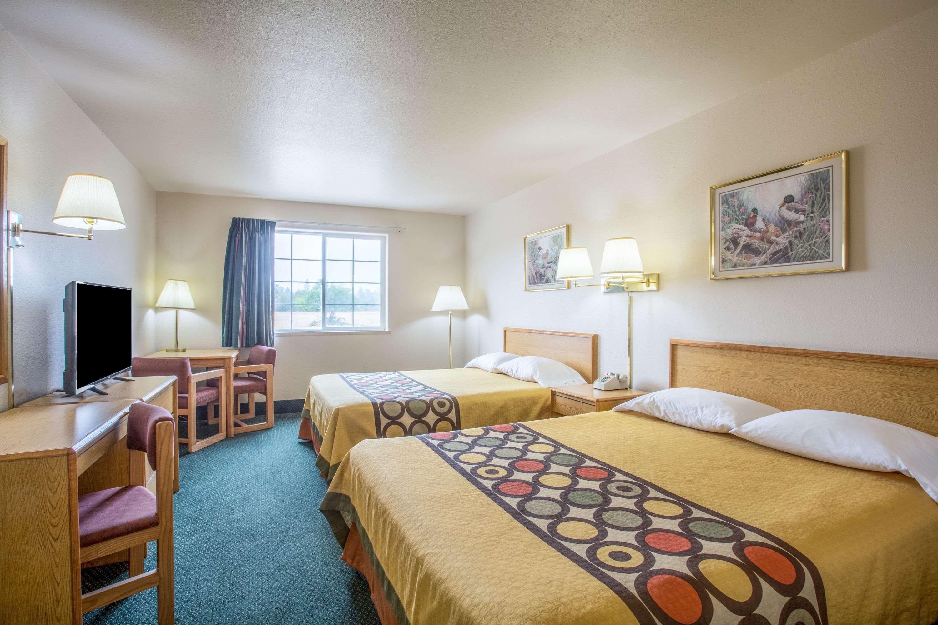 Super 8 By Wyndham Hamilton Otel Dış mekan fotoğraf
